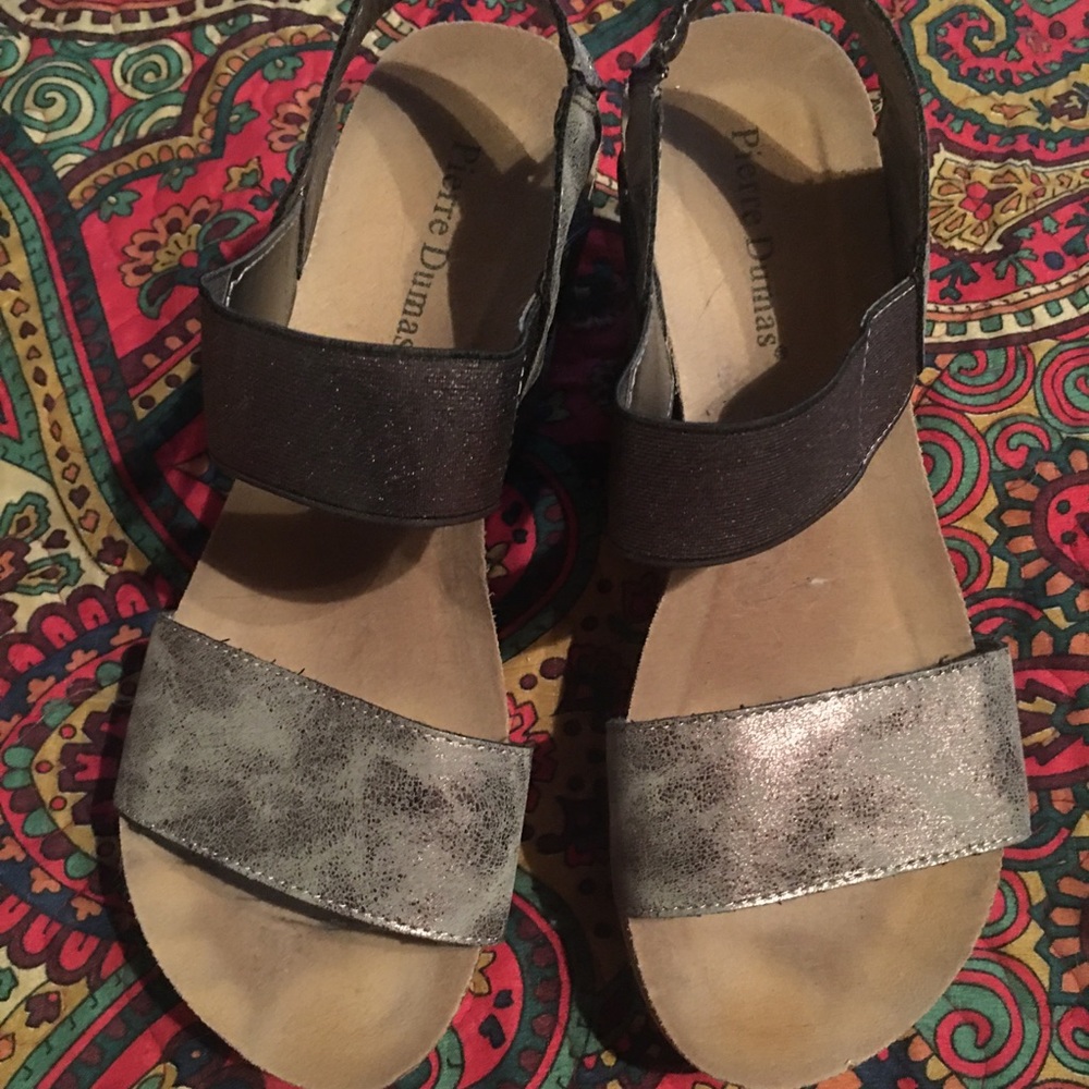 Ladies fashionable sandals